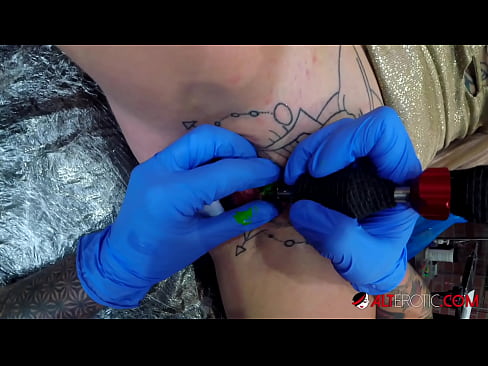 ❤️ Sully Savage, une chaudasse extrêmement tatouée, s'est fait tatouer le clitoris. ️❌ Porno fait maison at fr.ergoupa.top